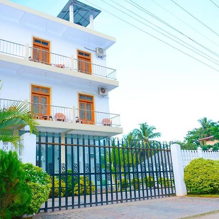 Hotel Kiyara Dambulla Exterior foto