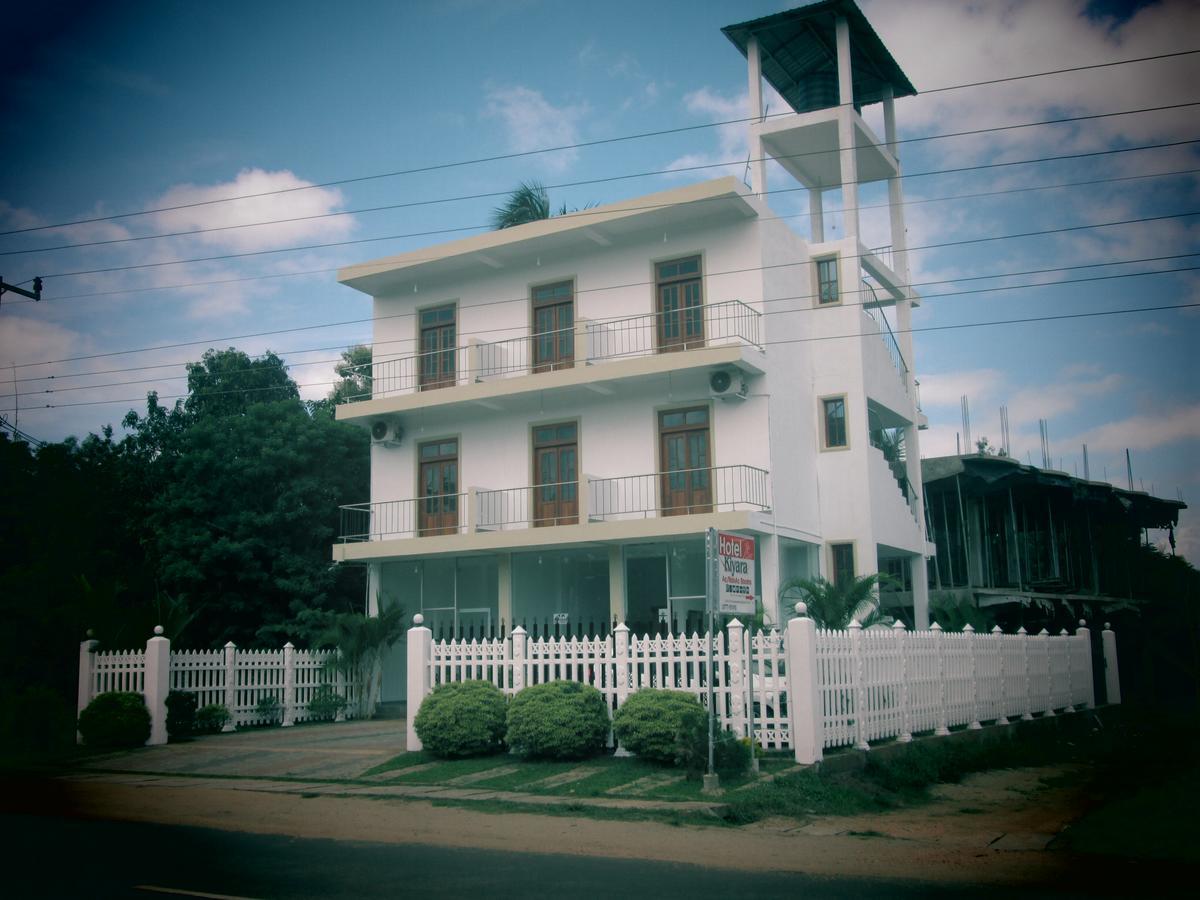 Hotel Kiyara Dambulla Exterior foto